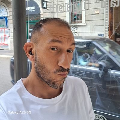 Sono un ragazzo Gay, in cerca di divertimento... Sono più passivo molto porcello.