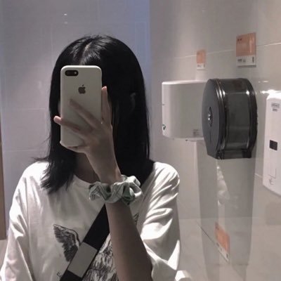 5SOQlI5W945U040's profile picture. 