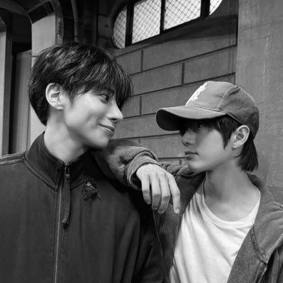 i'm waiting for the miracle called tomorrow 𖤐‧₊˚♡