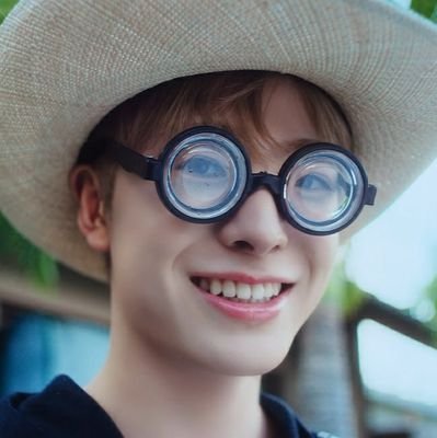 neohush's profile picture. for 🌷🐈‍⬛⭐🌳🦭🥐