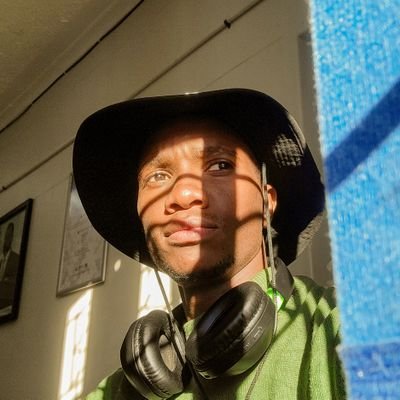 tllo_fficial's profile picture. 🧠 outside of the 📦
