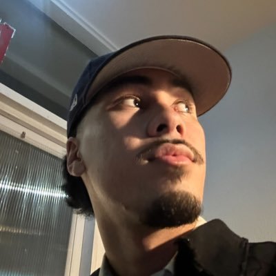 @justlookinguce