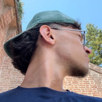 Louisanto71's profile picture. 