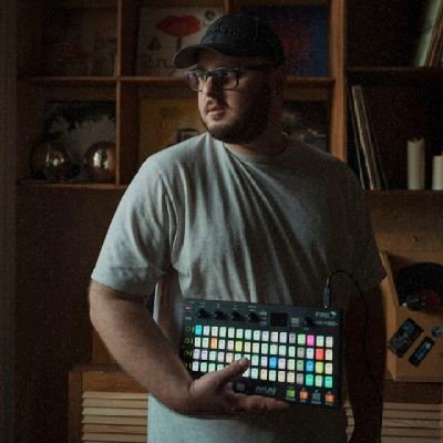 Drum & Bass 🎛
Hip-Hop/Trap💽
Electronic Music🎚
DJ/Producer from Georgia 🇬🇪🎧