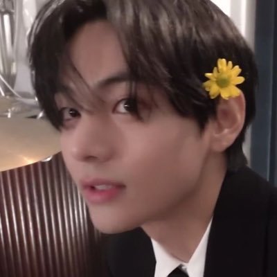 minha casa é uma monarquia onde bts e ateez são os reis