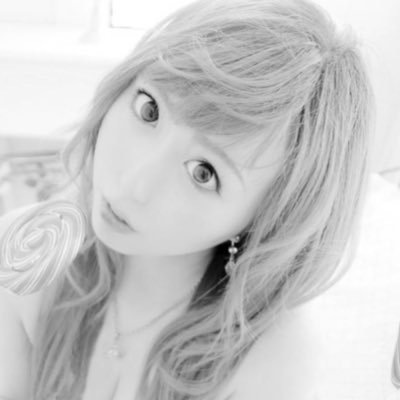 すすきのにあるお風呂屋さん🛀の内勤スタッフしています。元々キャスト。コールセンター歴が長いです。 精神疾患持ち。ハイパーブラック。旦那居まする。常に眠い。ダイエッター。YouTubeもやってます。意外とマルチだったわ。。
