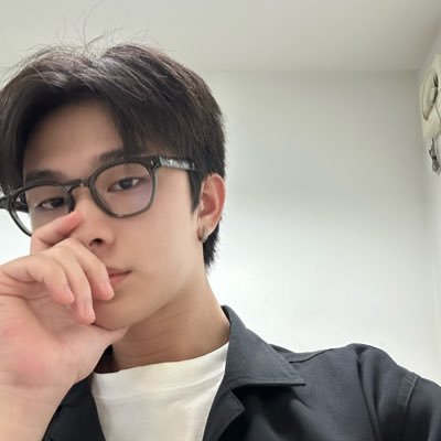 fan acc — 🦮good b◡̈y @thaichayanon — 🐈‍⬛ @NxNattakit