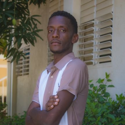 Dieu_Famille_Ecole | CEO @Dadedesign1 | Directeur @cdejha0986
Menmsi gen separasyon, paran dwe timoun pwoteksyon.