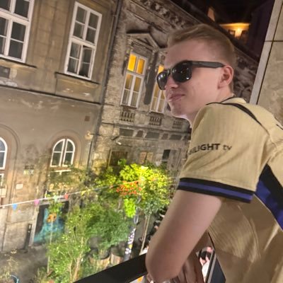 BR100305's profile picture. 📍Liverpool, Everton 💙 (20) UTFT | Football Coach