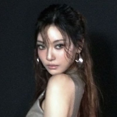 NINGNING is the maknae and the fact that she ate first is crazy || @doiexjwi’s other acc.