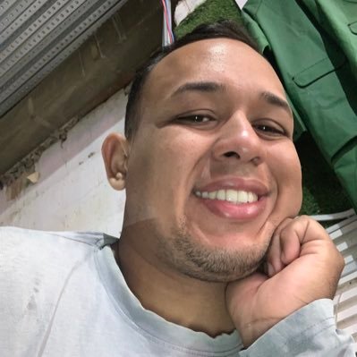Los mejores dias son cuando estoy contigo pero cuando te vas me siento solo sigueme y te sigo