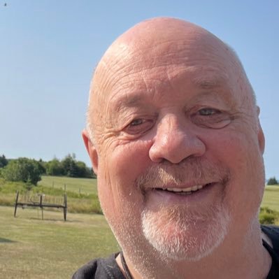 🇨🇦Long time Leafs fan, Sharing Dad jokes to make people smile, disabled however still moving If you think the RCMP are there to help you think again No DM’s
