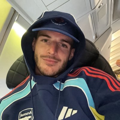 Blink if you think I'm sexy | @Arsenal | 🇧🇩🇳🇵🇵🇭🇮🇩🇲🇾🇨🇳🇻🇳🇵🇬 | #FreePalestine🇵🇸