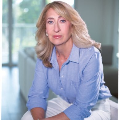 Marlene_c2c2's profile picture. Divorce Coach, Writer, Mindset Badass | Helping women prepare for and navigate divorce. You can let it destroy you, or you can do divorce differently. 🙌🏻