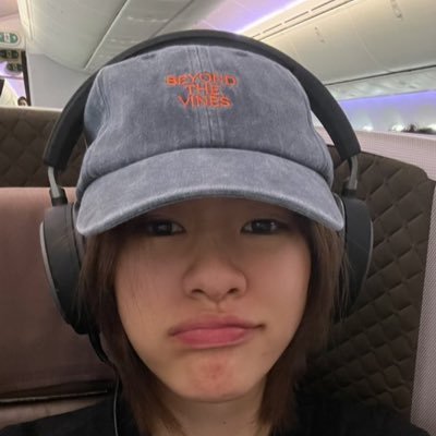 notellinor's profile picture. intrusive thoughts winning