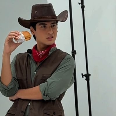 jealousbyasdris's profile picture. 