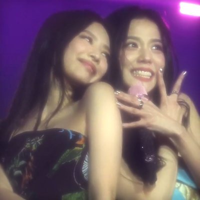 Blackpink paved their own way, if you don't agree stfu
in love with @DananeerM