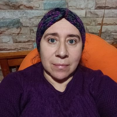 Vivir la vida a concho siempre con Fe y Dios en el corazón. Madre de 3 hermosas niñas, casada con un gran hombre y 2 hermosos nietecitos.
Animalista al 100%.