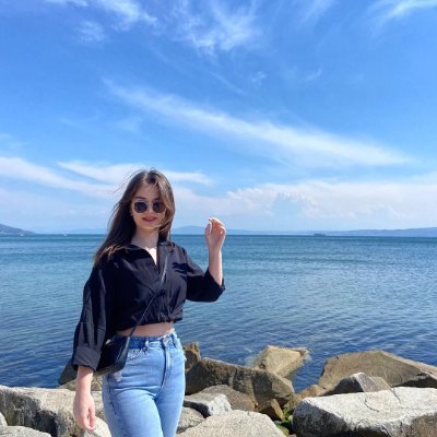Emily816E's profile picture. Live the way you want, even if no one understands 🍀