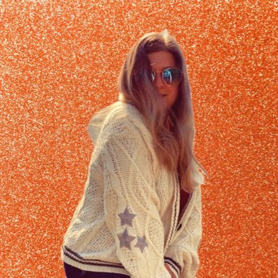 Lover of all things baseball - Mets Nation #LGM ⚾️ Constant Reader 📚 Horror Movies 👻 Gluten-Free🧘🏼♀️ I can still make the whole place shimmer 🫶🏻 TNx1 🪩✨