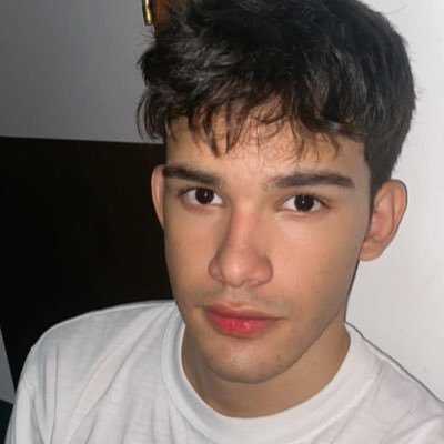 simplemente twitteo cosas que nadie me preguntó:P