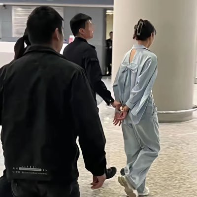 原名女囚管教,囚服爱好者 分享囚犯押解监管图,喜欢拍女囚图,有监室监管女囚犯。欢迎女同好交流交友体验。