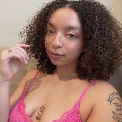 I’m a very jovial lady,seeking for my soulmate😘🔗💍,a man who’s willing to be mine alone,snub other lady because of me and fully knows his responsibilities🥰💎