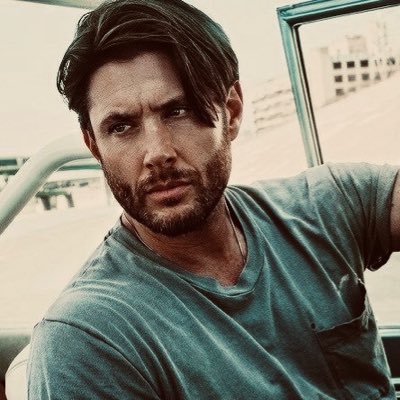 “Why do I do the job? To help the ones who need saving. A cop’s work is never easy, but @RomanticRaine keeps me grounded.” SVU Detective. #Roleplay 21+