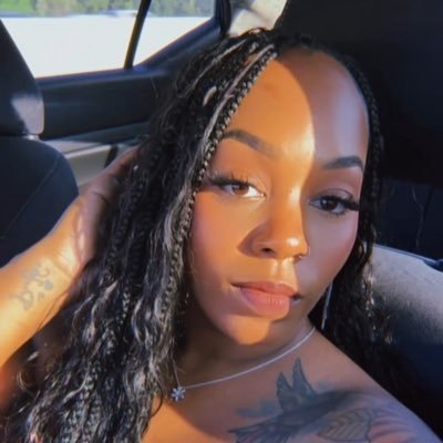 Neecynae's profile picture. 🏁🏁🏁