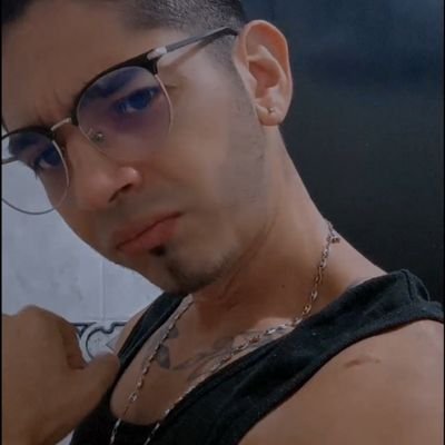 -Pode me falar português.
-Vers
-Sin Sitio.
-NO PAGO POR SEXO.
-Como quieras quiero, pero con Condón.
-Creando contenido.