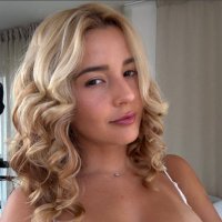 Agatha (@hotagathax) 's Twitter Profile