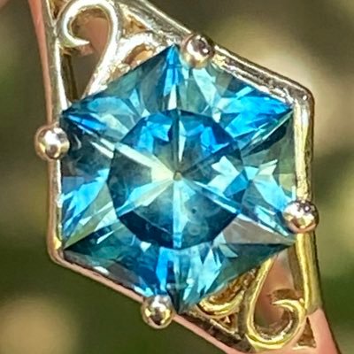 Perfectly imperfect gemstones & jewelry crafted by me in the heart of NC! Shop pieces below ⬇️