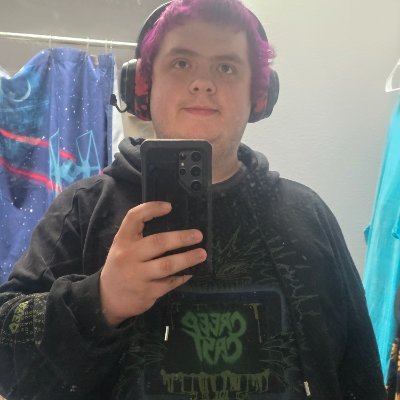 Gaming nerd with a passion for food and a fantastic fiancee who supports me in what i do! and i love to play MTG. Come watch me at https://t.co/G1gvr1YbXQ