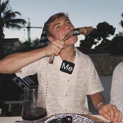 badweenba's profile picture. Yesterday you said today. Just do it 💪🏼  #YNWA 
Permanent Nunez Stan