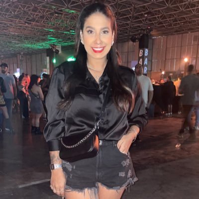 IsabelaVia72194's profile picture. - Mamãe do Bernardo, da Manuella, e da Vitória 👩‍👧‍👦 - 28 anos 👸🏻 - Libriana ♎ - Carioca 🇧🇷 - CRVG 💢