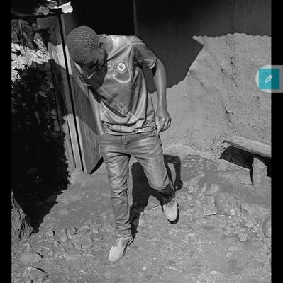 .Tata nzambe yoka losambo
.cfc fan since 2006
.I like when Manchester united are submissive to any team🚮
.electrical wiring by birth
# I fb everyone.....