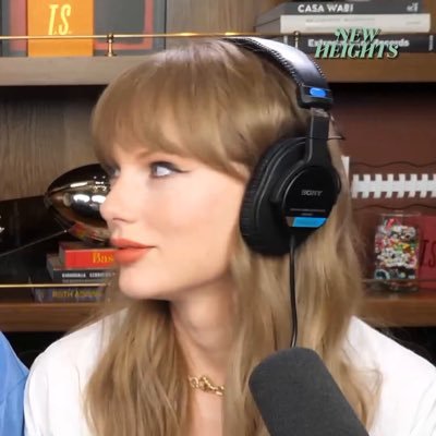 froot13ss's profile picture. alex warren’s ender  🔥 beautiful eyes tv truther 🧡 julie ragbeer x10 👑 1989, Midnights, rep, and TTPD supremacy 🌊🌌🐍✒️