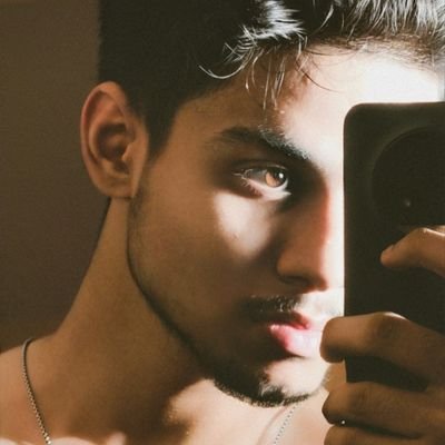 Emonified's profile picture. I wave goodbye to the end of beginning 🍁
Bangali hu, either slays 🤡 or gets slayed 💀