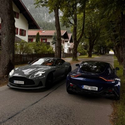 pythee1's profile picture. 