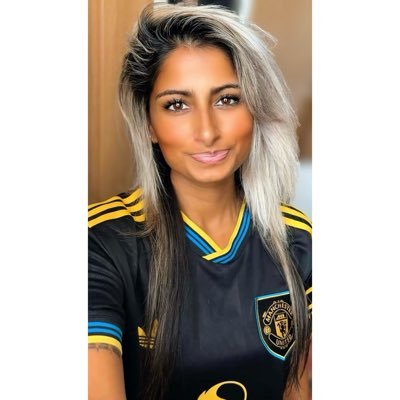 Love Sports 🫶🏽🇾🇪 Hopeless with DMs. Tweeting in the moment doesn’t mean tweeting with perfection.