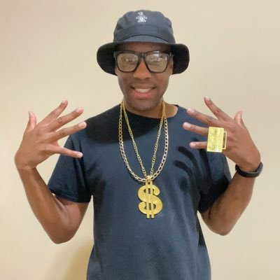 Fan of old school video games, anime, wrestling, hip hop, r&b and cartoons. Main account @XHill34