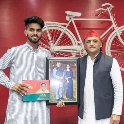 PardhanVanshraj's profile picture. जिला उपाध्यक्ष समाजवादी पार्टी युवजन सभा मुजफ्फरनगर!
(प्रदेश उपाध्यक्ष)
 राष्ट्रीय गुर्जर महासभा (भारत)

ग्राम प्रधान ताजपुर 
(ग्राम पंचायत ताजपुर)