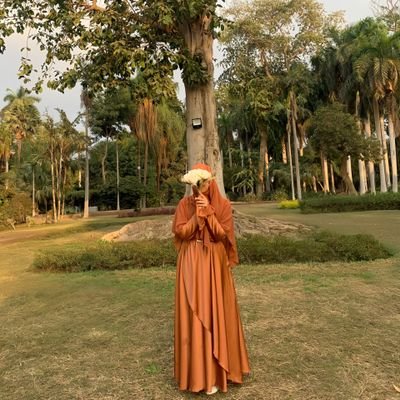 { وَتَوَكَّلْ عَلَى ٱللَّهِ ۚ وَكَفَىٰ بِٱللَّهِ وَكِيلًا}