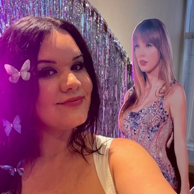 07 Senior Swiftie 🫶🏻 Eras Seattle & Vancouver ✨and, baby, that’s show business for you ❤️🔥