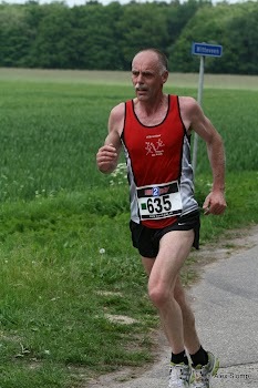 gehuwd en 3 kinderen
Hobby,s hardlopen, voetbal, bijenhouden