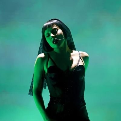 I like Music and Eurovision. Little Monster from 🇸🇪
I'll t-t-take you to the Garden Of Eden 💚