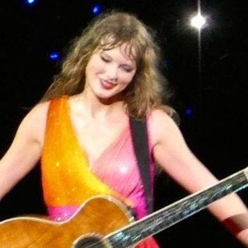 ⚢ | i'm an autistic lesbian or whatever taylor swift said in evermore |