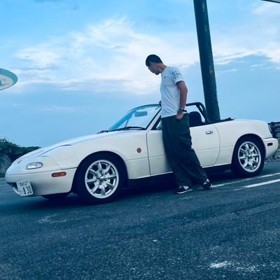 岡崎でラグナブルーのロードスターとしれっと白いロードスターも納車した22歳です
中身がおじさんなので基本新しい音楽とかわかりません😅
今年の後半は10月頭の土曜日にタクロドツーリングを考えてます
ご参加のほどよろしくお願いします
たくチャンネル830でよろしく