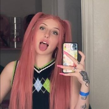 melodyfan77's profile picture. 