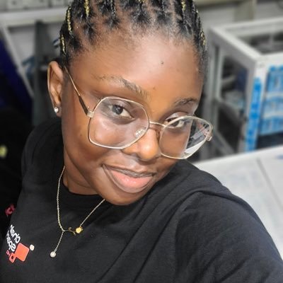 TheEmyChris_'s profile picture. Turning ideas into words | Future creative all-rounder 💻❤️ Freelance copywriter & Content Writer.| Content Creator|